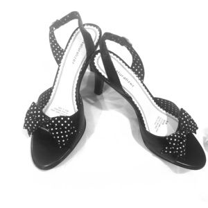 Naturalizer adorable peep toe pumps.